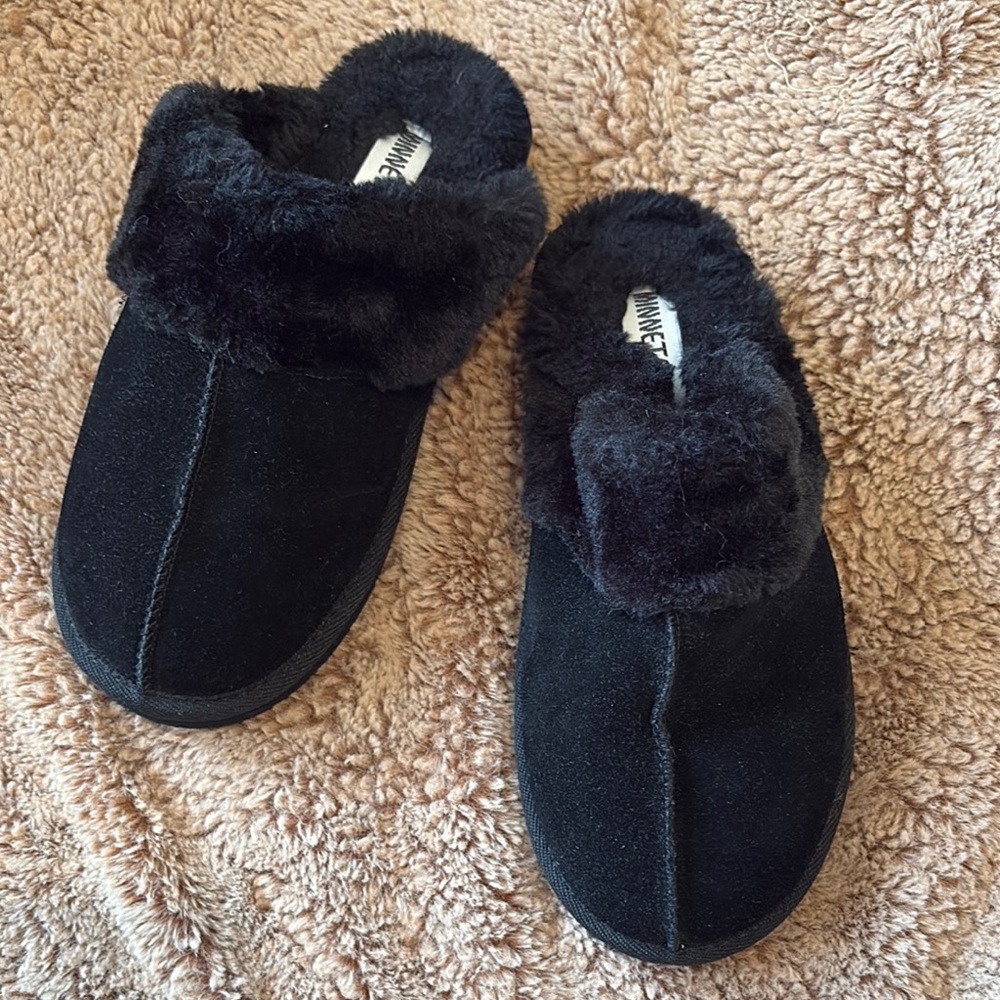 Black Fuzzy Slippers